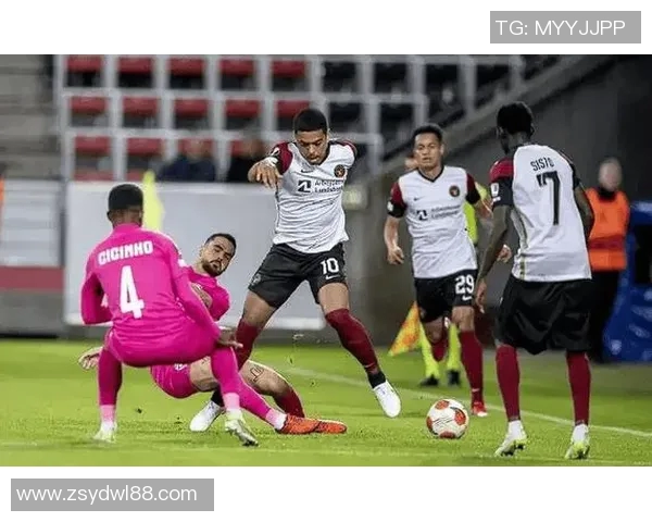 艾因与突希望的较量：足球盛宴中的战术对决与球员风采展示